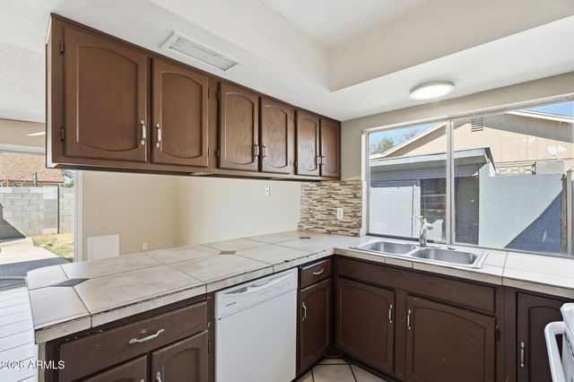 4634 N 77TH Drive, Phoenix, AZ 85033