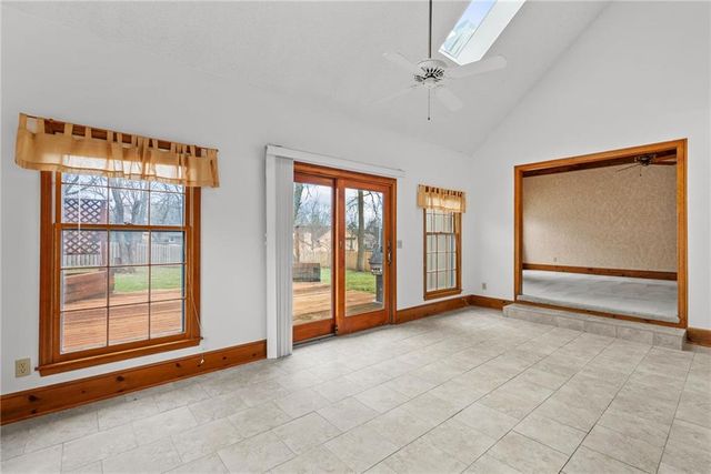 9529 W 116th Terrace, Overland Park, KS 66210