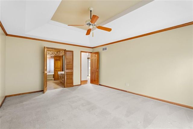 9529 W 116th Terrace, Overland Park, KS 66210