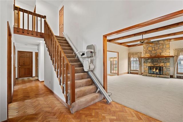 9529 W 116th Terrace, Overland Park, KS 66210