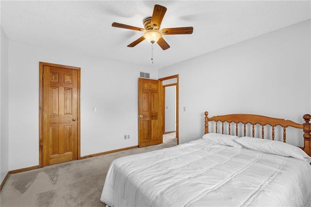 9529 W 116th Terrace, Overland Park, KS 66210