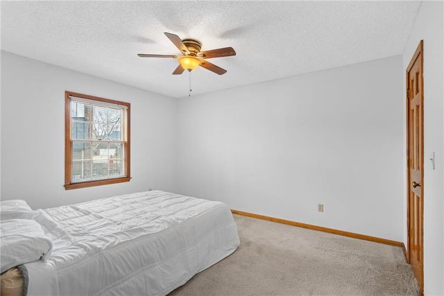 9529 W 116th Terrace, Overland Park, KS 66210