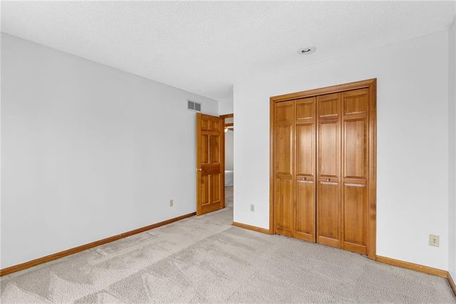 9529 W 116th Terrace, Overland Park, KS 66210