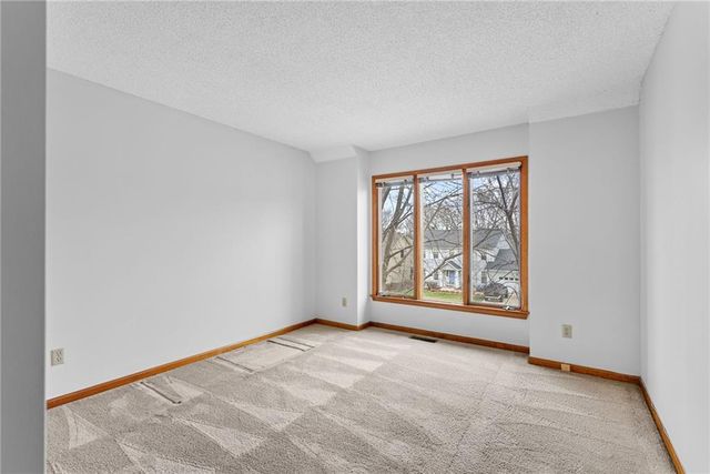 9529 W 116th Terrace, Overland Park, KS 66210