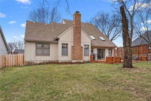 9529 W 116th Terrace, Overland Park, KS 66210