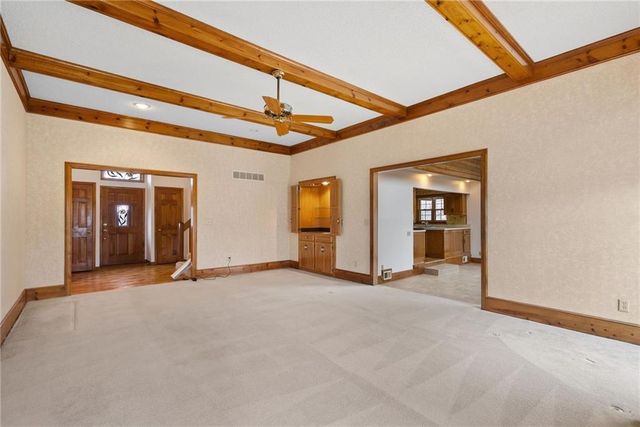 9529 W 116th Terrace, Overland Park, KS 66210