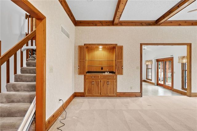 9529 W 116th Terrace, Overland Park, KS 66210