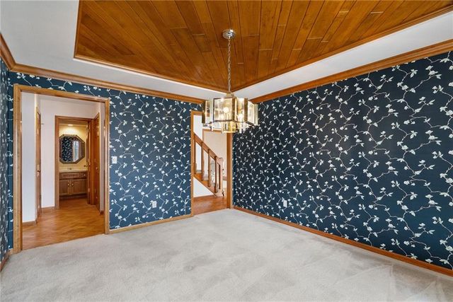 9529 W 116th Terrace, Overland Park, KS 66210