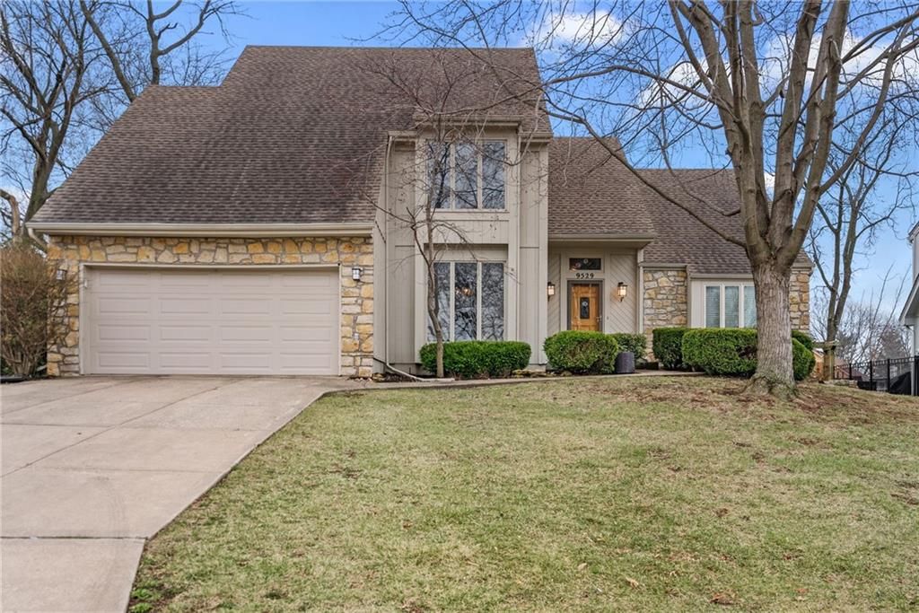 9529 W 116th Terrace, Overland Park, KS 66210