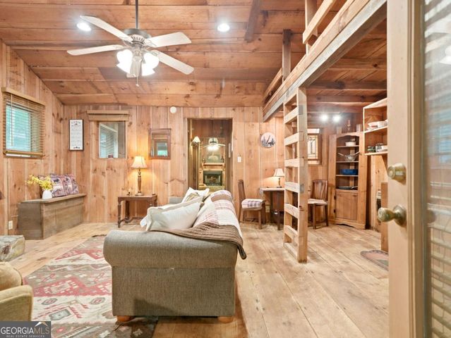 167 Mangums Trail, Blue Ridge, GA 30513