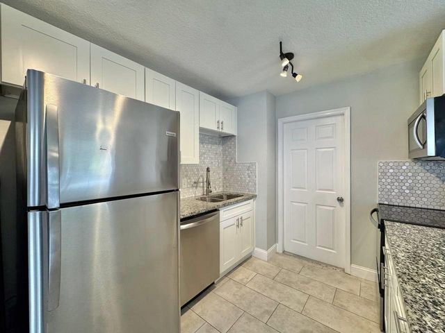 3212 E EMMA STREET, Tampa, FL 33610