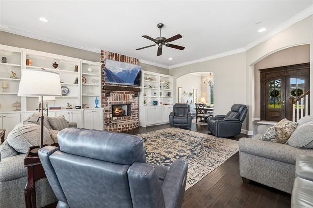 2496 Brookwater Lane, Fayetteville, AR 72703