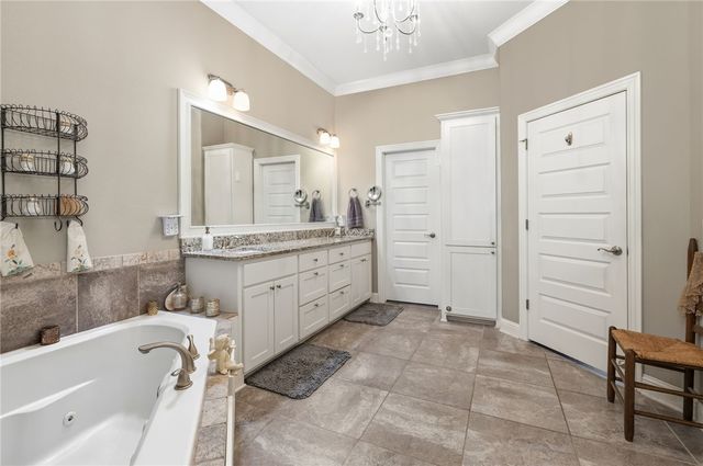 2496 Brookwater Lane, Fayetteville, AR 72703