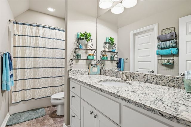 2496 Brookwater Lane, Fayetteville, AR 72703