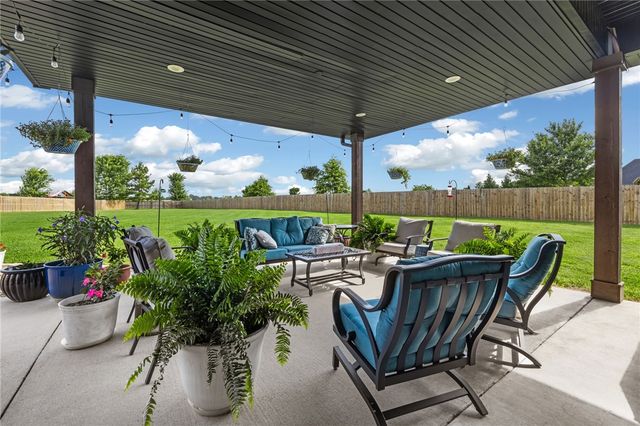 2496 Brookwater Lane, Fayetteville, AR 72703