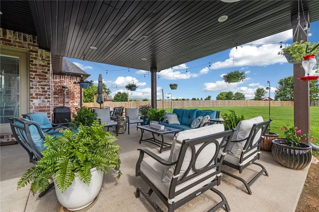 2496 Brookwater Lane, Fayetteville, AR 72703