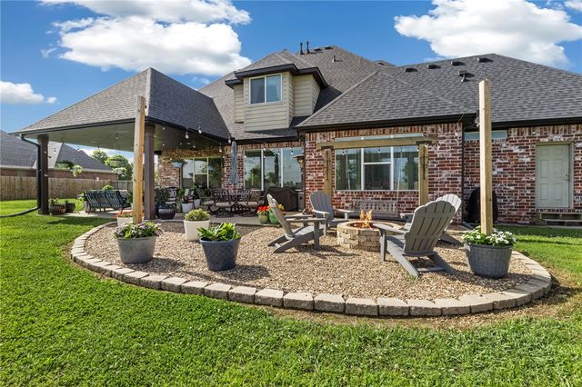 2496 Brookwater Lane, Fayetteville, AR 72703