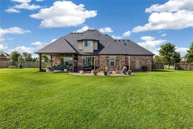 2496 Brookwater Lane, Fayetteville, AR 72703