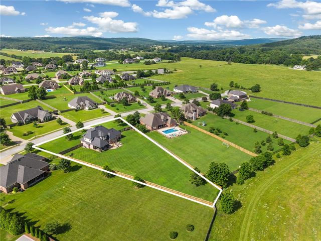 2496 Brookwater Lane, Fayetteville, AR 72703