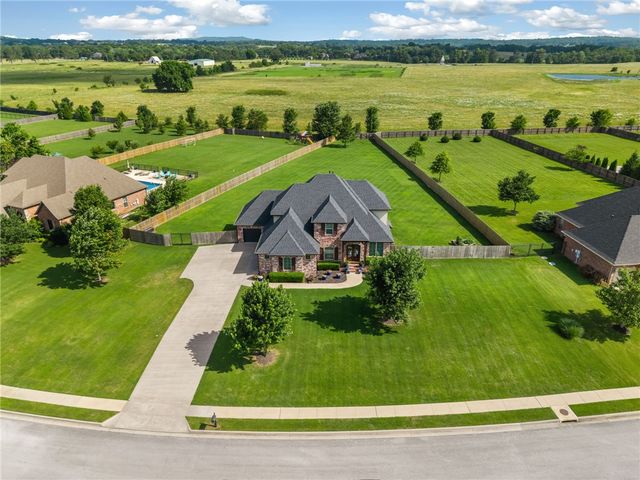 2496 Brookwater Lane, Fayetteville, AR 72703