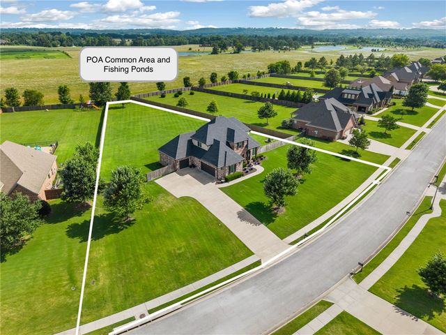 2496 Brookwater Lane, Fayetteville, AR 72703