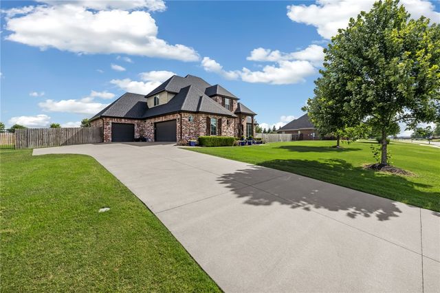 2496 Brookwater Lane, Fayetteville, AR 72703