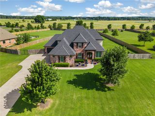2496 Brookwater Lane, Fayetteville, AR 72703