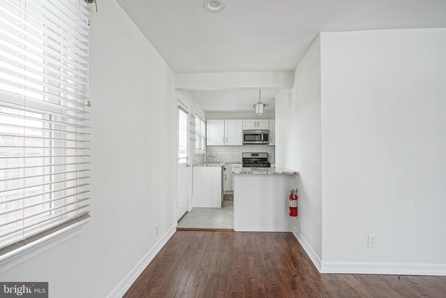 20 E LANDING RD, Blackwood, NJ 08012