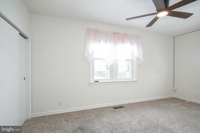 20 E LANDING RD, Blackwood, NJ 08012