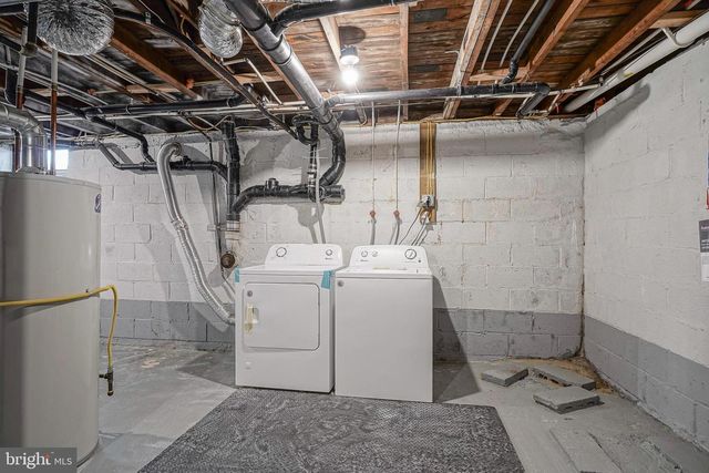 20 E LANDING RD, Blackwood, NJ 08012