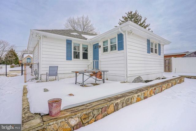 20 E LANDING RD, Blackwood, NJ 08012