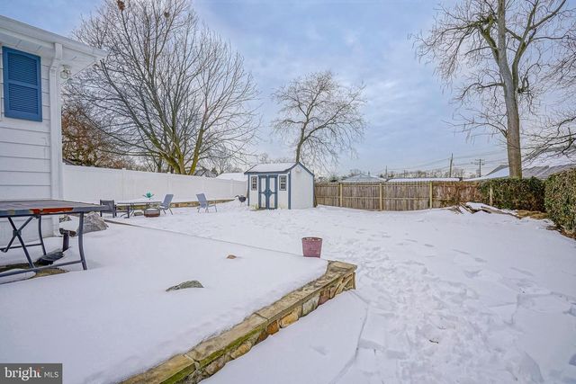 20 E LANDING RD, Blackwood, NJ 08012