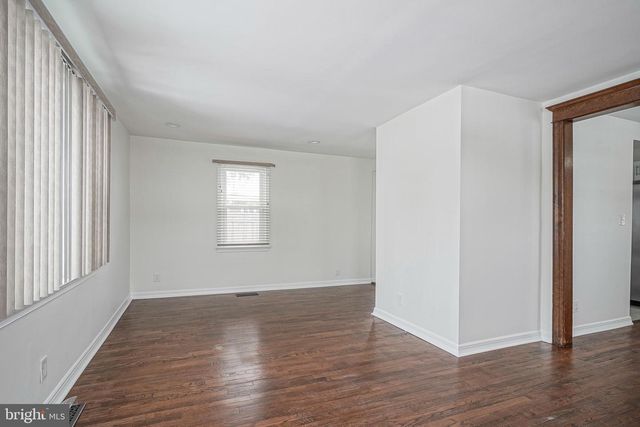 20 E LANDING RD, Blackwood, NJ 08012