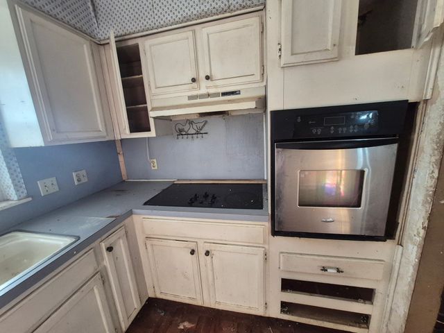 1302 N Bailey Street, Mexia, TX 76667