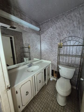 1302 N Bailey Street, Mexia, TX 76667