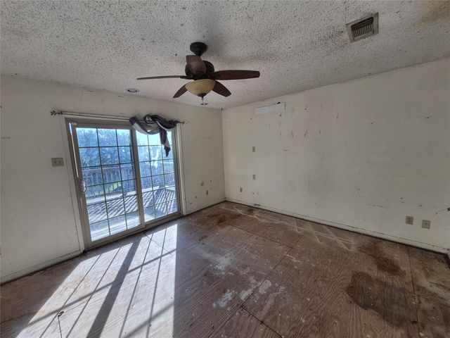 1302 N Bailey Street, Mexia, TX 76667