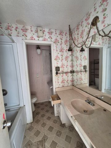 1302 N Bailey Street, Mexia, TX 76667