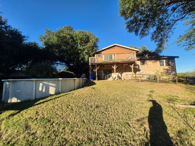 1302 N Bailey Street, Mexia, TX 76667