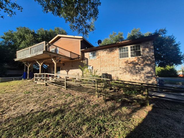 1302 N Bailey Street, Mexia, TX 76667