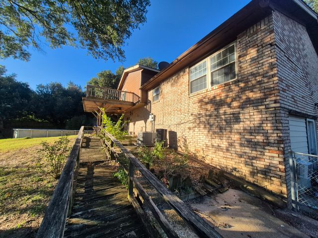 1302 N Bailey Street, Mexia, TX 76667