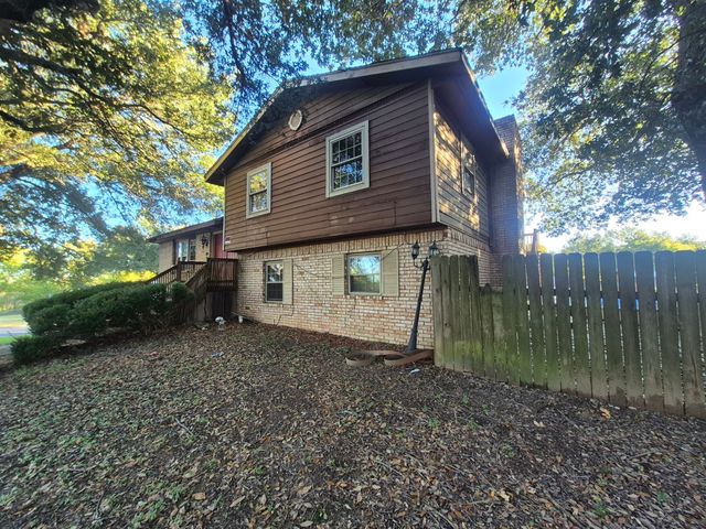 1302 N Bailey Street, Mexia, TX 76667