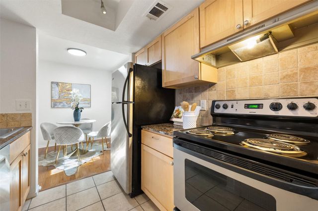 3627 Menchaca RD 105, Austin, TX 78704