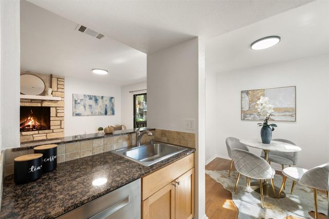 3627 Menchaca RD 105, Austin, TX 78704