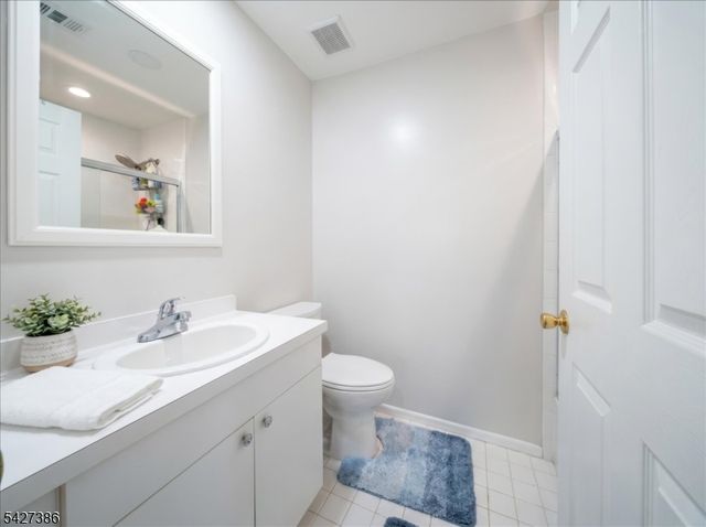 48 Buchanon Ct, West Orange Twp., NJ 07052