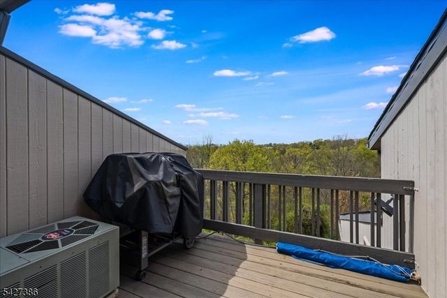 48 Buchanon Ct, West Orange Twp., NJ 07052