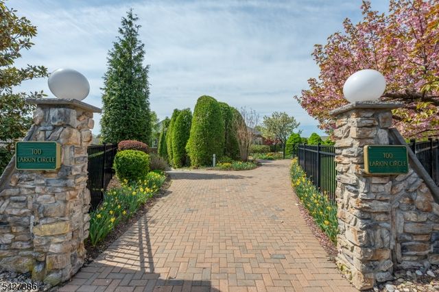 48 Buchanon Ct, West Orange Twp., NJ 07052