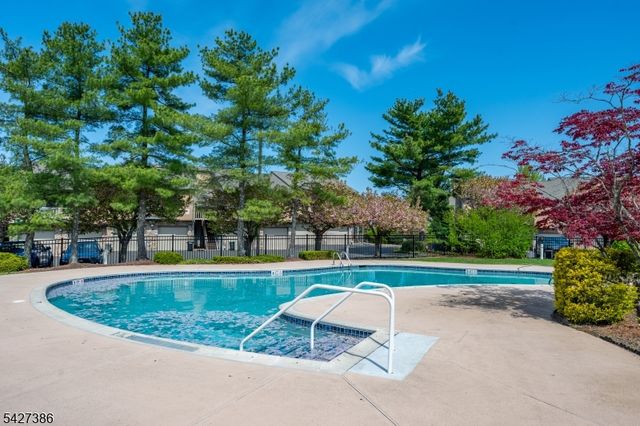 48 Buchanon Ct, West Orange Twp., NJ 07052