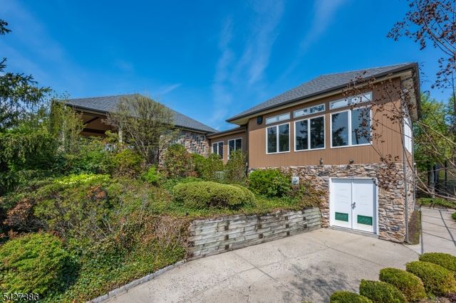 48 Buchanon Ct, West Orange Twp., NJ 07052