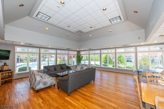 48 Buchanon Ct, West Orange Twp., NJ 07052