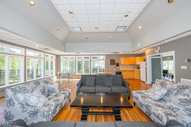 48 Buchanon Ct, West Orange Twp., NJ 07052